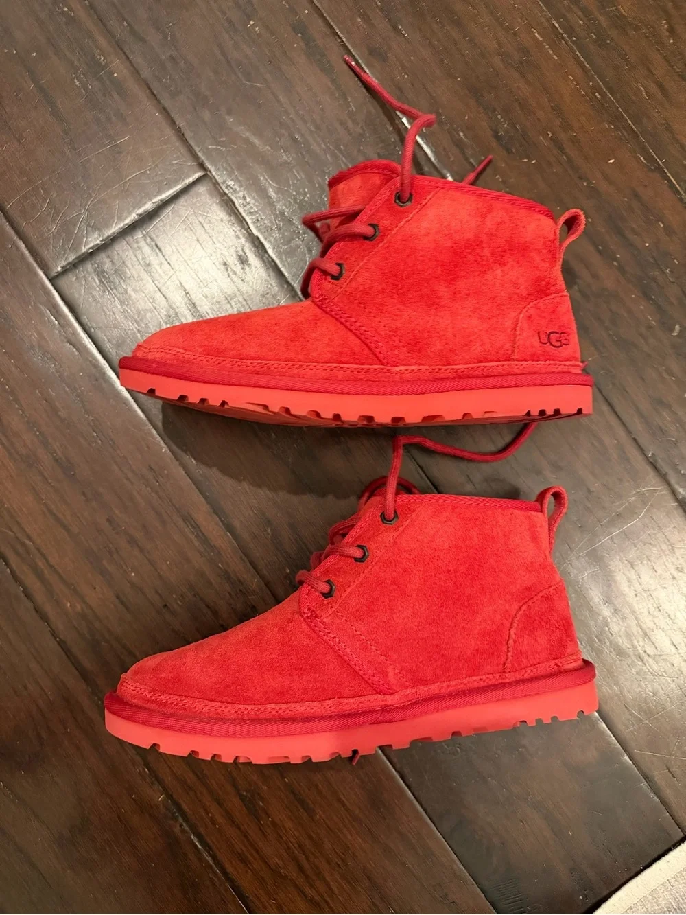 UGG Neumel Samba Red Suede Chukka Boots Men’s 6 Women’s 7 Style 3236
